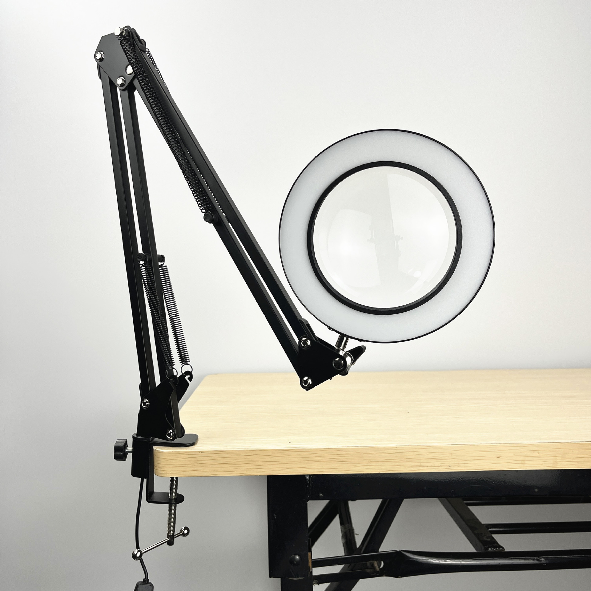 10X Desktop Magnifying Glass w - مراجعة Electronics Repair Table وسعره