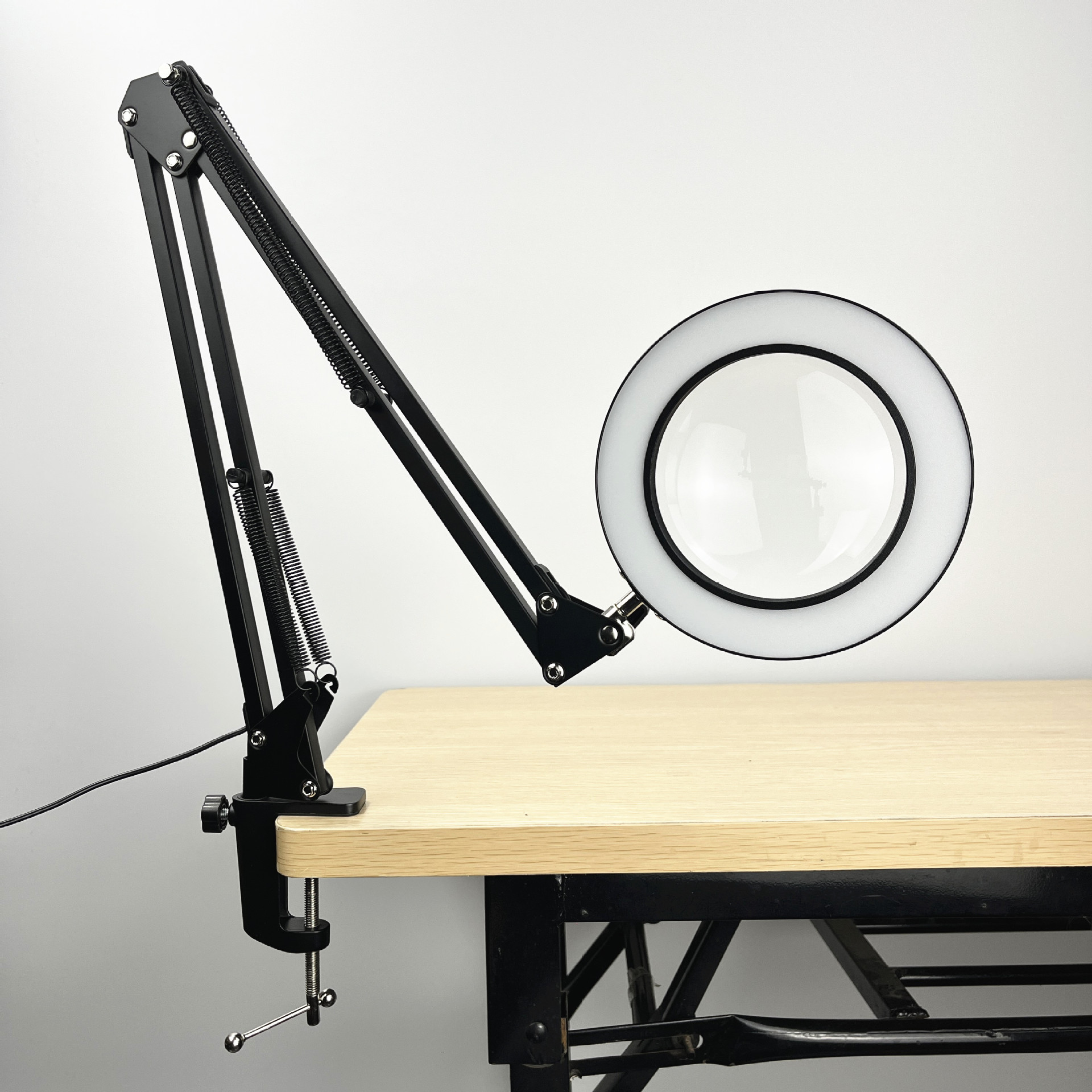 10X Desktop Magnifying Glass w - مراجعة Electronics Repair Table وسعره